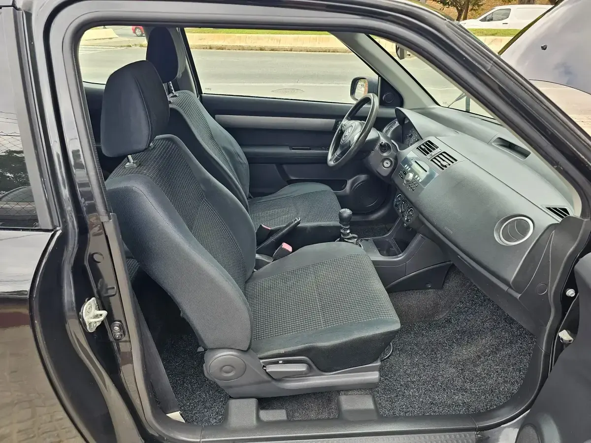 Usado Suzuki Swift GL 69 CV (50 kW) 2006 Negro Utilitario