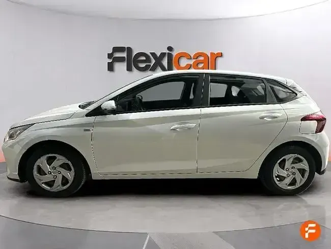 Usado Hyundai i20 100 CV (73 kW) 2021 Blanco Utilitario