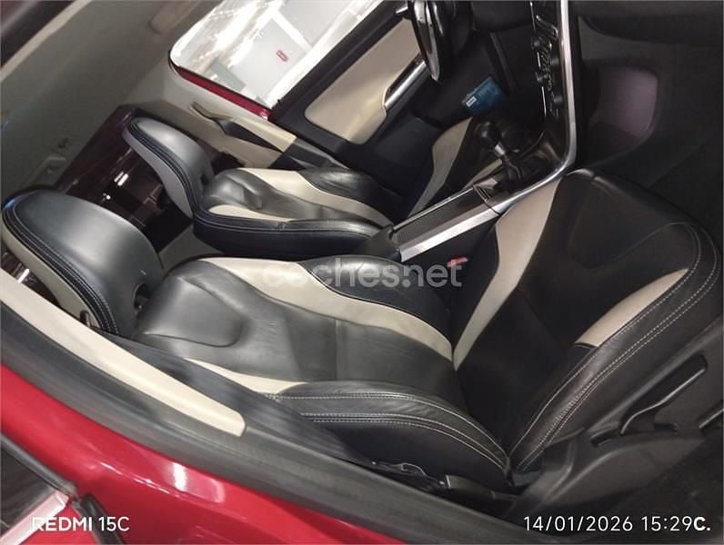 Używany Volvo XC60 R-Design 163 KM (119 kW) 2012 Czerwony SUV