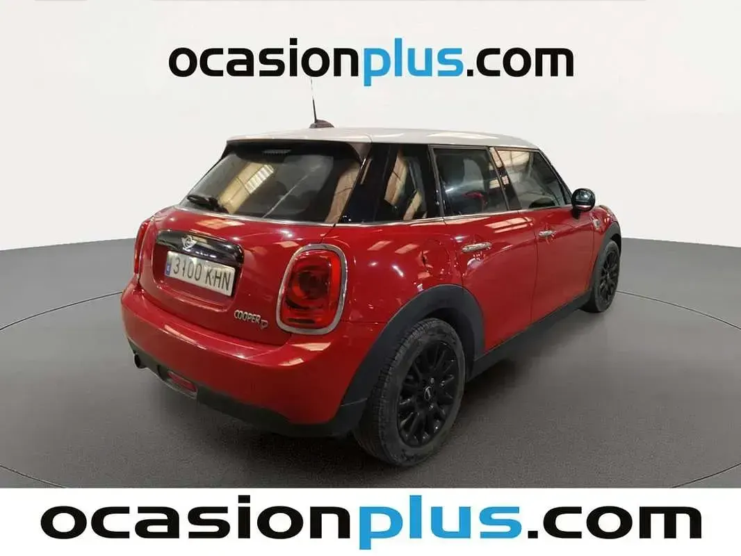 Usado Mini Cooper D 116 CV (85 kW) 2018 Rojo Utilitario