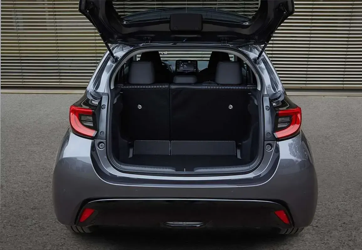 Usado Mazda 2 Comfort 116 CV (85 kW) 2022 Marrón Utilitario