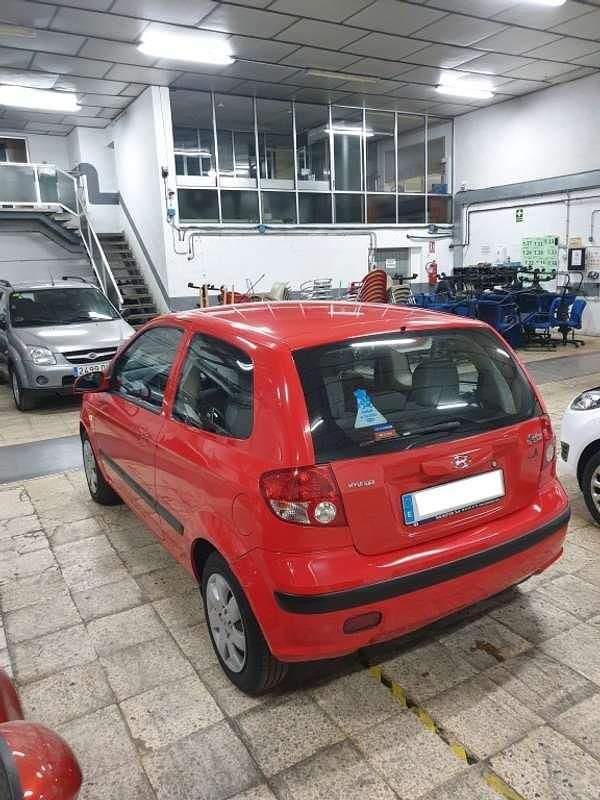 Usado Hyundai Getz 82 CV (60 kW) 2004 Rojo Utilitario