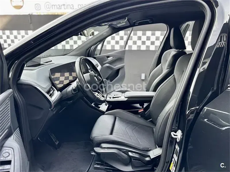 Usado BMW 225 Active Tourer 245 CV (180 kW) 2023 Negro Monovolumen