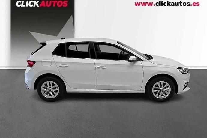 Usado Skoda Fabia Selection 115 CV (84 kW) 2025 Plata Utilitario