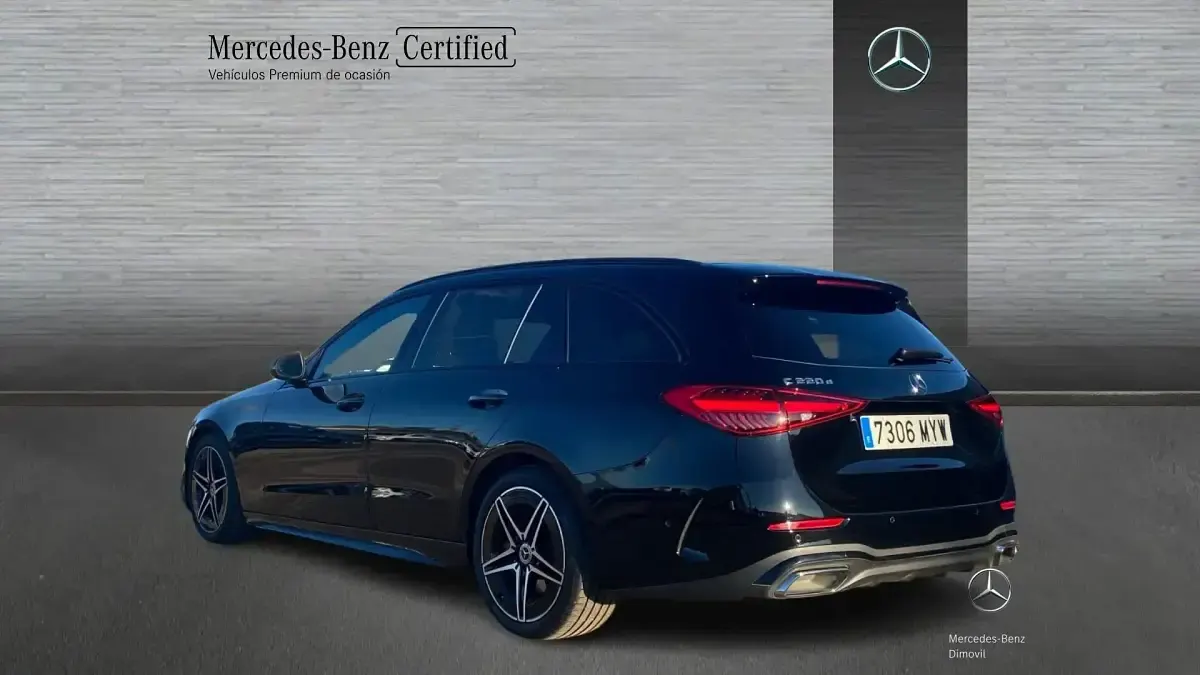 Usado Mercedes C220 AMG line 200 CV (147 kW) 2024 Negro Familiar