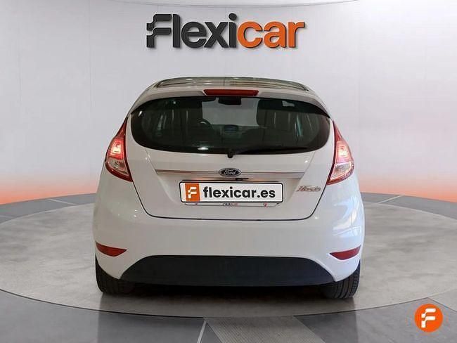 Usado Ford Fiesta Trend 95 CV (69 kW) 2017 Blanco Utilitario