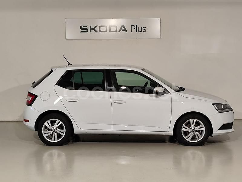 Usado Skoda Fabia Ambition 95 HP (69 kW) 2021 Branco Sedan