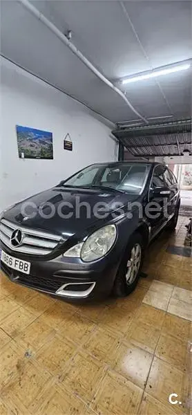 Usado Mercedes R320 224 CV (164 kW) 2006 Negro Monovolumen