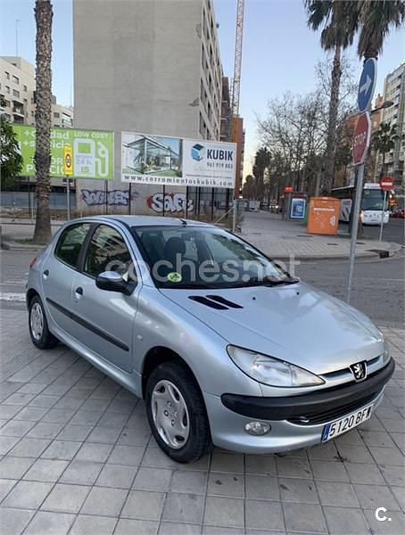 Gris / plata Usado 2001 Peugeot 206 Berlina | 2399 € (Precio justo) - Imagen 1/1