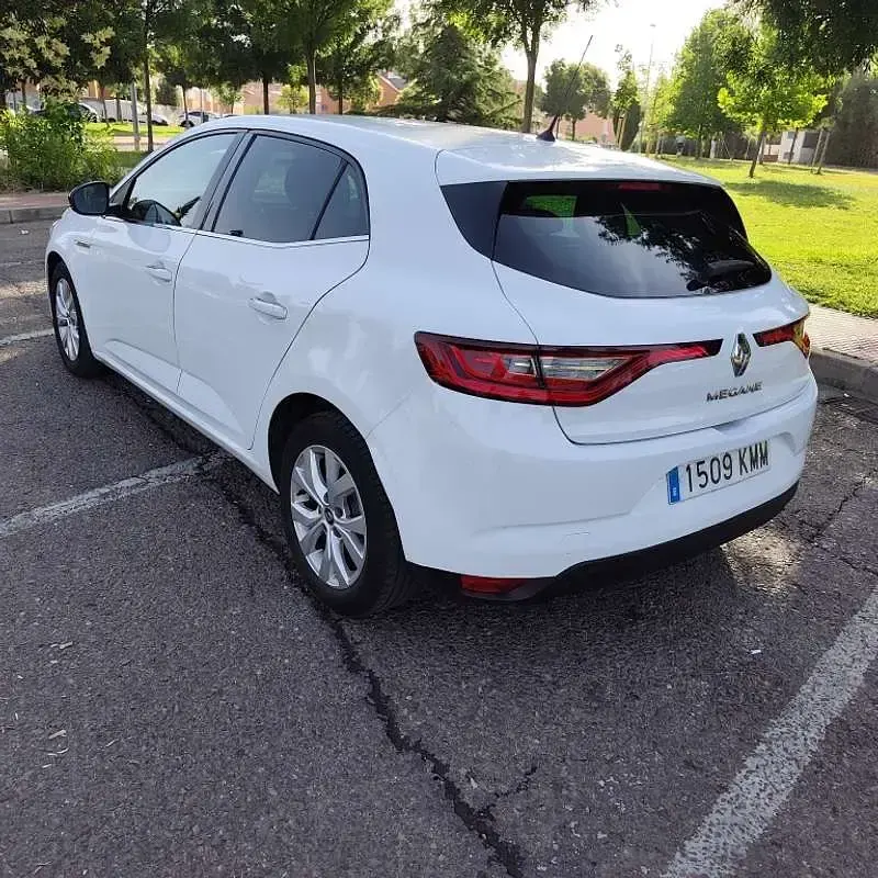 Usado Renault Mégane LIMITED 132 CV (97 kW) 2018 Blanco Utilitario