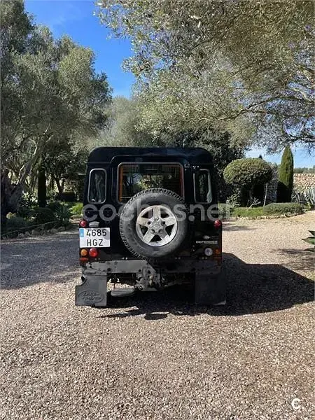 Usado Land Rover Defender 122 CV (89 kW) 2010 Negro Familiar