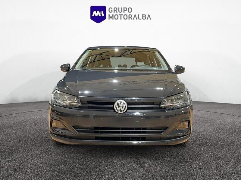 Usado VW Polo Advance 75 CV (55 kW) 2018 Negro Utilitario