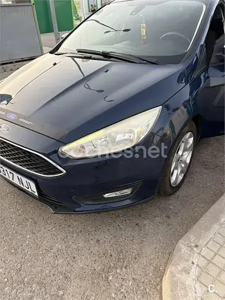 Usado Ford Focus Trend 95 CV (69 kW) 2015 Azul Berlina