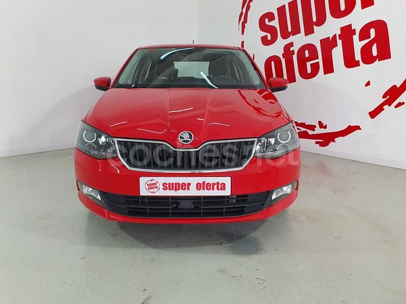 Usado Skoda Fabia Active 75 CV (55 kW) 2018 Rojo Berlina