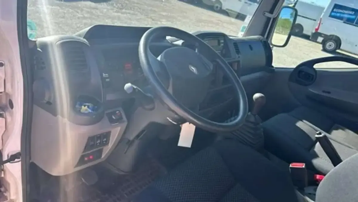 Usado Nissan Cabstar 135 CV (99 kW) 2019 Blanco Pickup/Camioneta