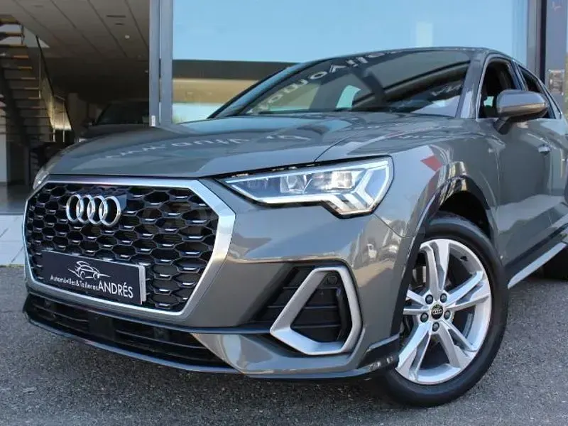 Begagnad Audi Q3 Sportback S-Line 150 HK (110 kW) 2023 Grå SUV