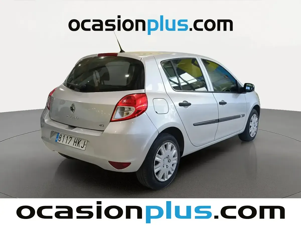 Usado Renault Clio Business 75 CV (55 kW) 2012 Gris Utilitario