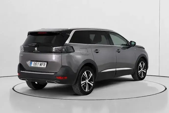 Usado Peugeot 5008 GT 130 CV (95 kW) 2023 Gris SUV