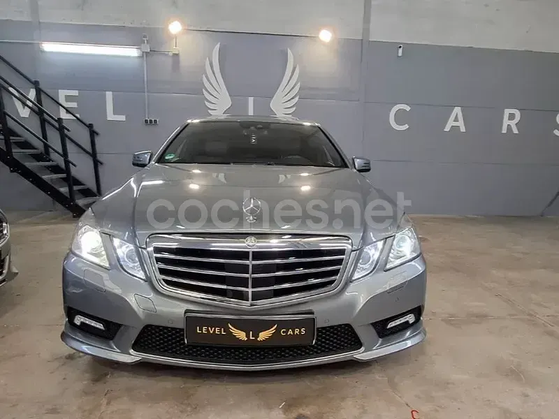 Usado Mercedes E350 Avantgarde 272 CV (200 kW) 2010 Gris / plata Berlina