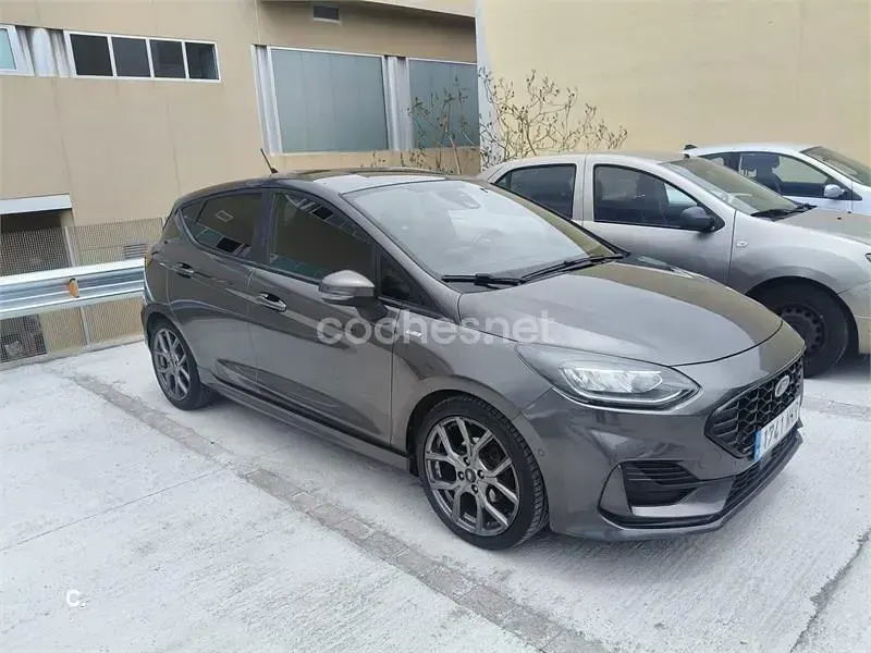 Usado Ford Fiesta ST-Line 125 CV (91 kW) 2023 Gris / plata Utilitario