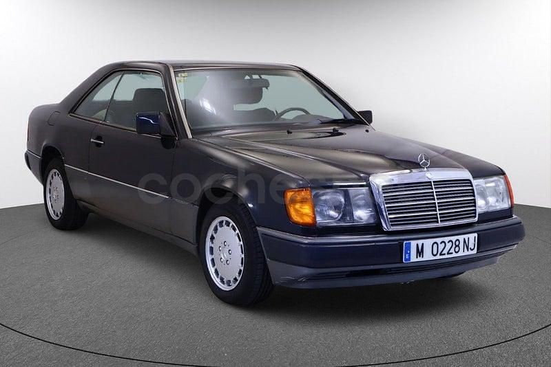 Usado Mercedes E320 220 CV (161 kW) 1989 Gris / plata Coupe