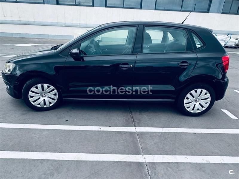 Usado VW Polo Advance 85 CV (62 kW) 2010 Negro Utilitario