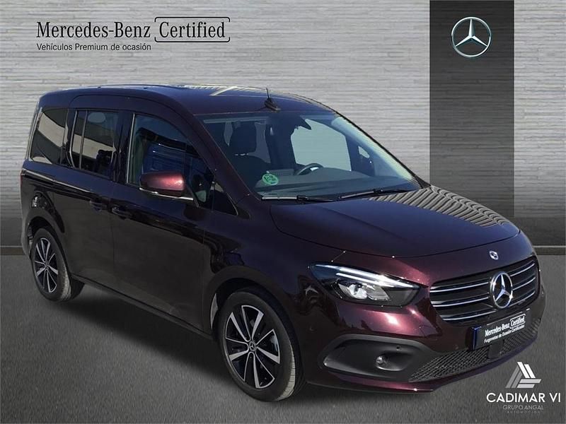 Usado Mercedes T180 116 CV (85 kW) 2024 Rojo Monovolumen