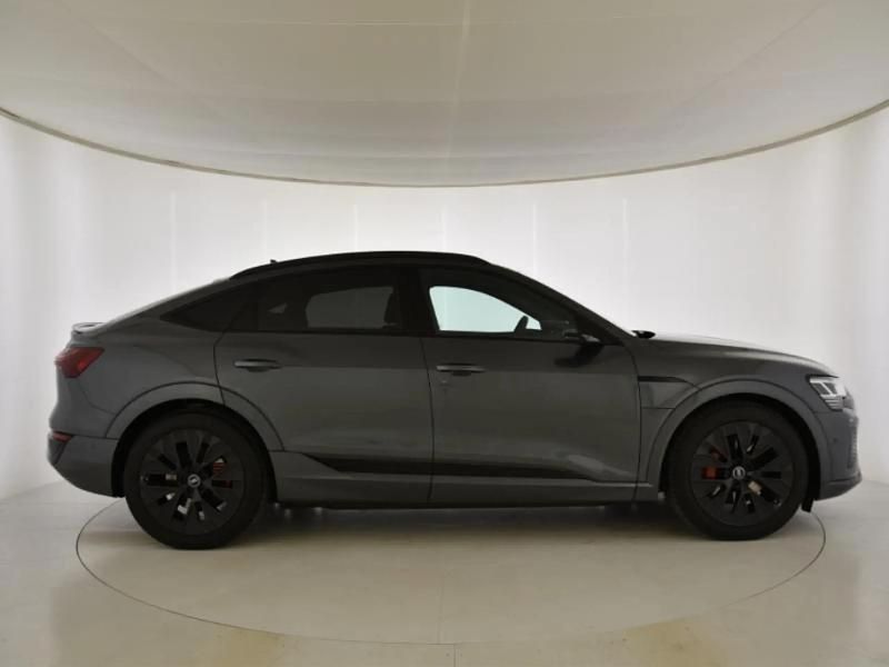 Usado Audi e-tron Sportback 300 kW (408 CV) 2023 Gris/plata SUV