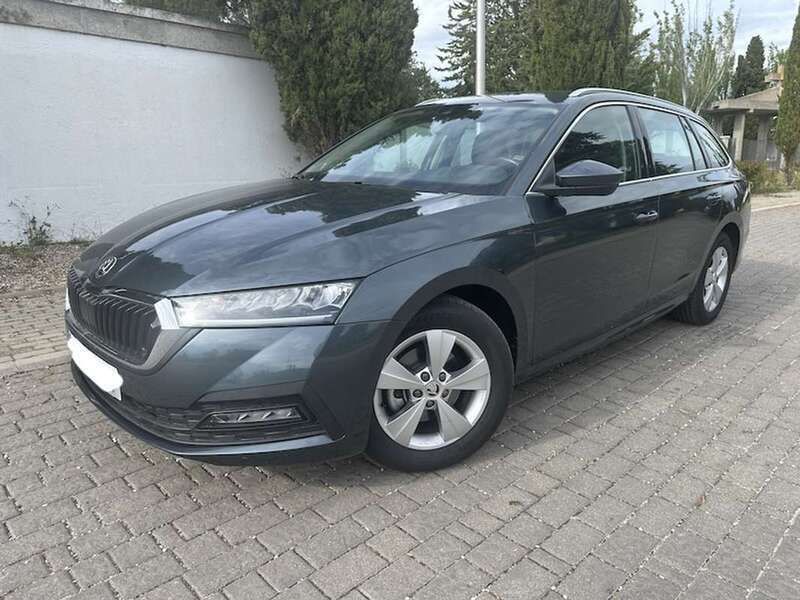 Gris Usado 2021 Skoda Octavia Ambition Familiar | 14.500 € (Super precio) - Imagen 1/4