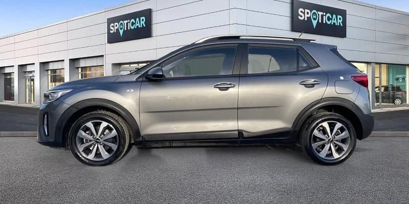 Usado Kia Stonic 84 CV (61 kW) 2023 Gris SUV