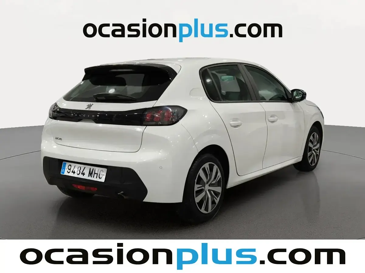 Usado Peugeot 208 Active 100 CV (73 kW) 2023 Blanco Utilitario
