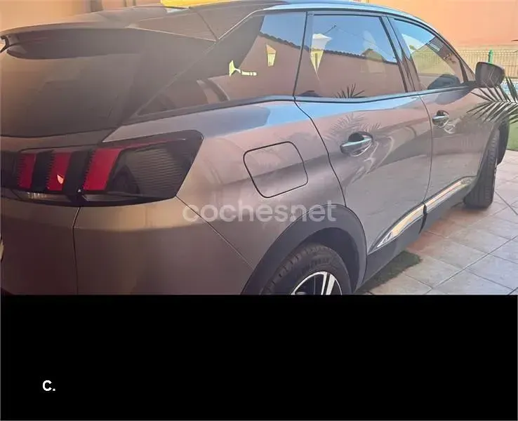 Usado Peugeot 3008 Allure 130 CV (95 kW) 2019 Gris / plata SUV