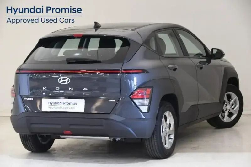 Usado Hyundai Kona 120 CV (88 kW) 2024 Gris/plata SUV