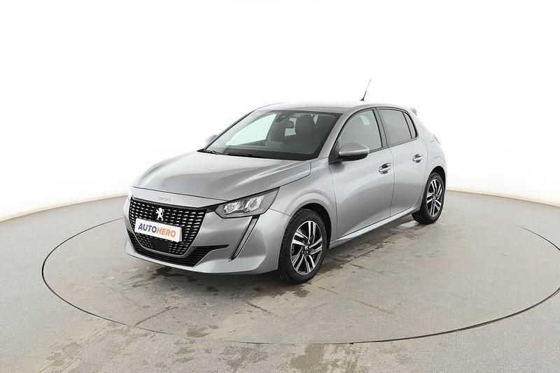 Usado Peugeot 208 Allure 101 CV (74 kW) 2021 Gris Utilitario