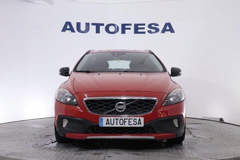 Usado Volvo V40 Kinetic 114 CV (83 kW) 2014 Rojo Utilitario