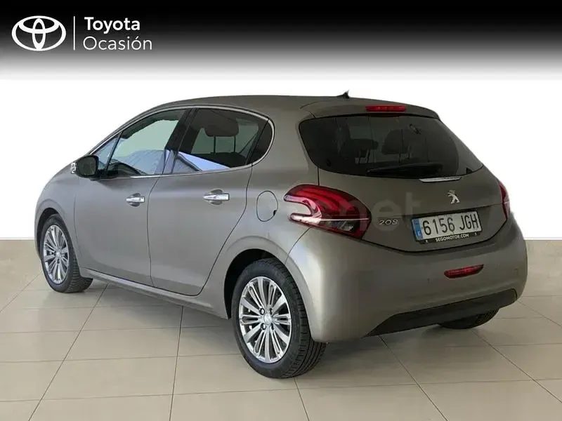 Usado Peugeot 208 GT-line 110 CV (80 kW) 2015 Gris / plata Utilitario