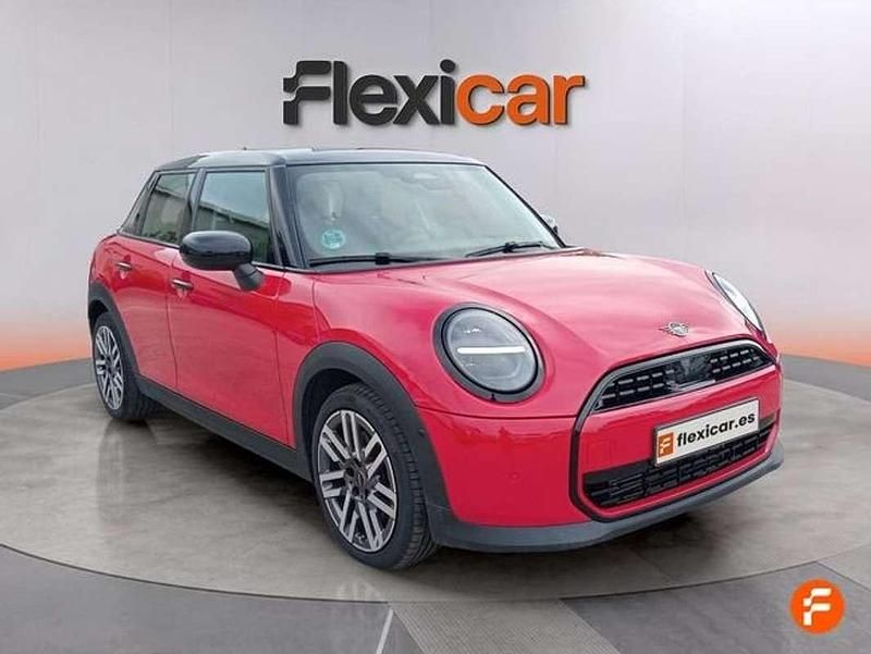 Usado Mini Cooper 114 kW (156 CV) 2025 Rojo Utilitario