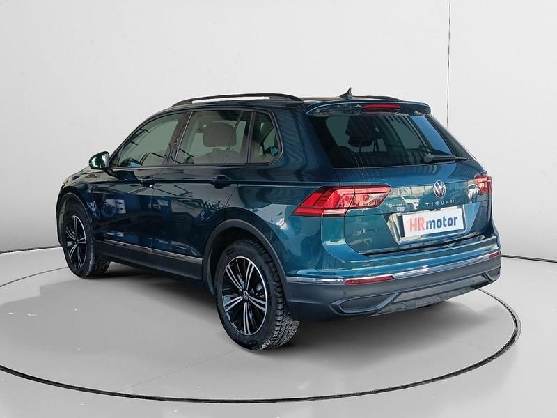 Usado VW Tiguan Life 150 CV (110 kW) 2022 Azul SUV