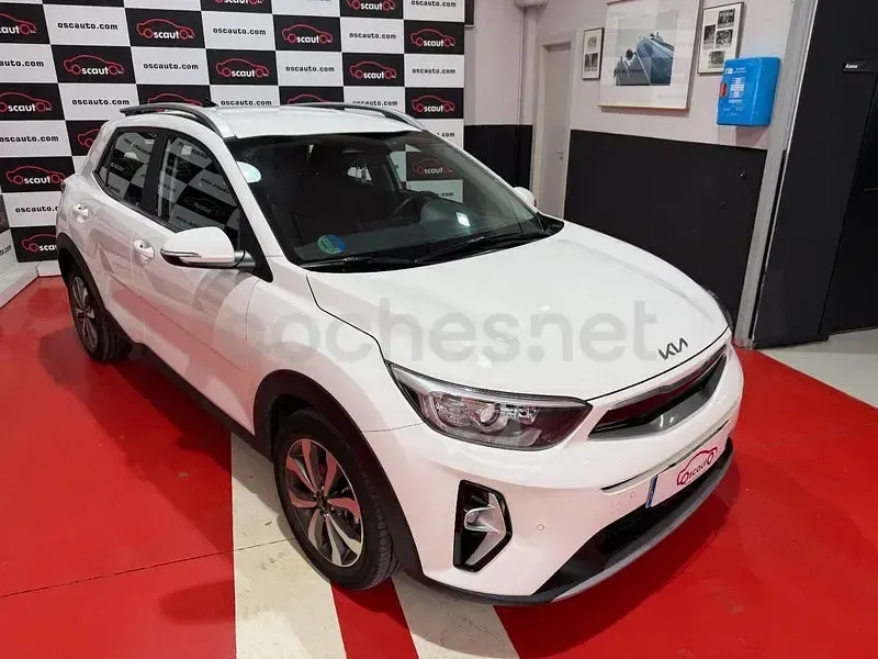 Usado Kia Stonic Plus 100 CV (73 kW) 2022 Blanco SUV
