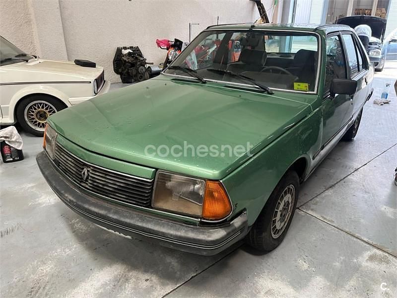 Usado Renault R18 83 CV (61 kW) 1984 Verde Berlina