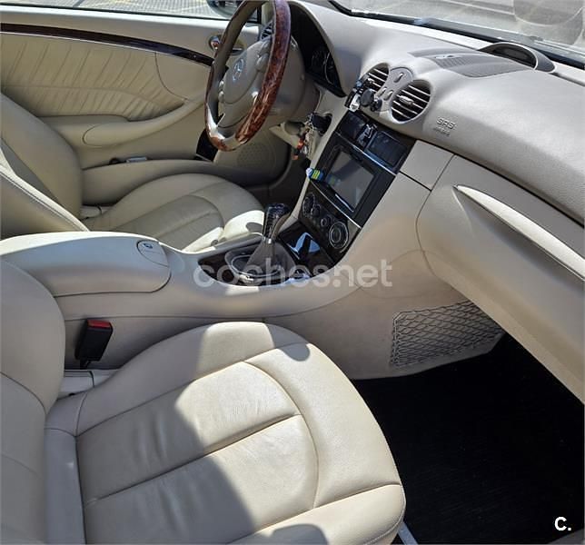 Usado Mercedes CLK280 Avantgarde 231 CV (169 kW) 2007 Beige Coupe