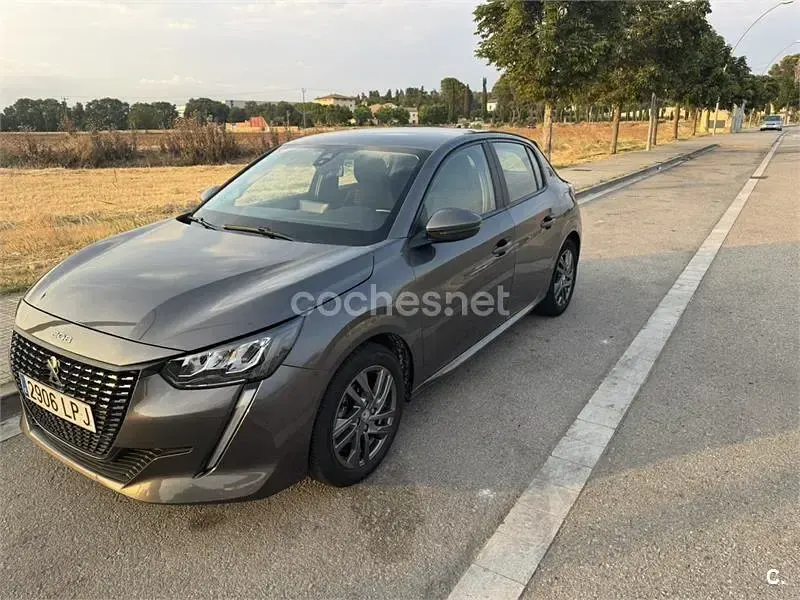 Usado Peugeot 208 Style 75 CV (55 kW) 2021 Gris / plata Utilitario