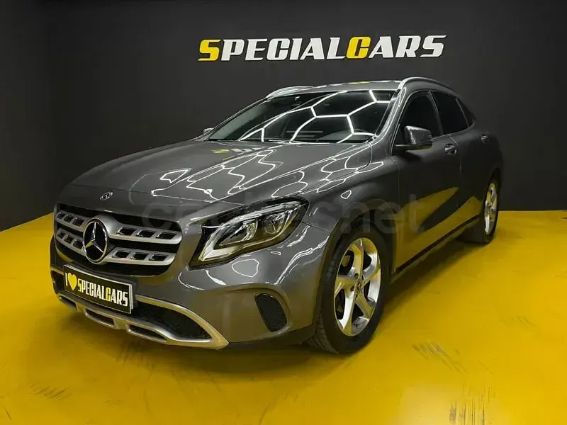 Usado Mercedes GLA200 136 HP (100 kW) 2018 Cinzento SUV