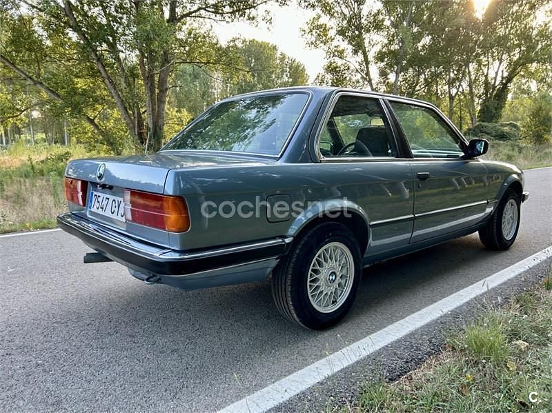 Usado BMW 325 190 CV (139 kW) 1992 Azul Coupe