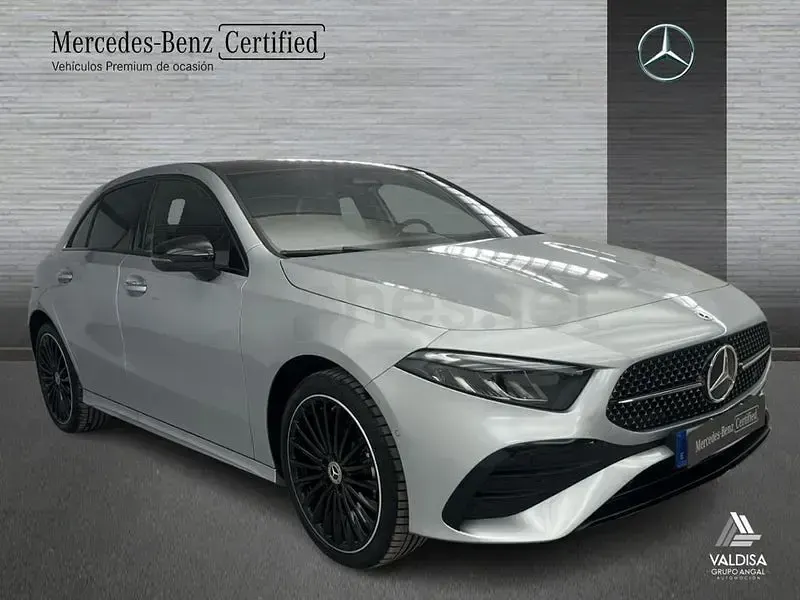 Usado Mercedes A250 218 CV (160 kW) 2026 Gris / plata Berlina