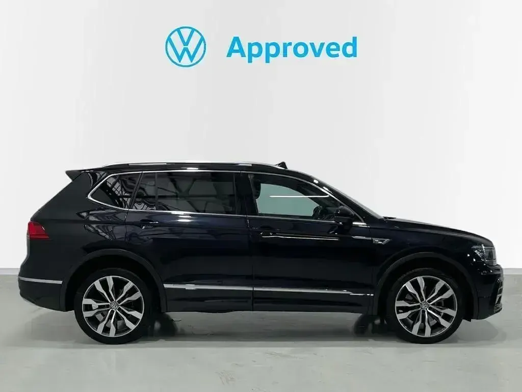 Usado VW Tiguan Sportline 200 CV (147 kW) 2021 Negro SUV