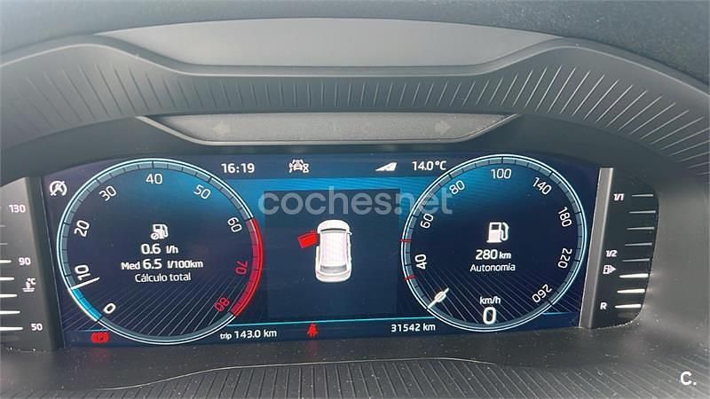 Usado Skoda Karoq Style 150 CV (110 kW) 2023 Negro SUV