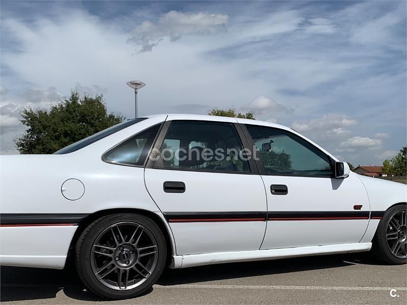 Usado Opel Vectra 150 CV (110 kW) 1993 Blanco Berlina