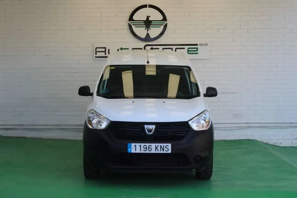 Usado Dacia Dokker Essentiel 98 CV (72 kW) 2018 Blanco Monovolumen