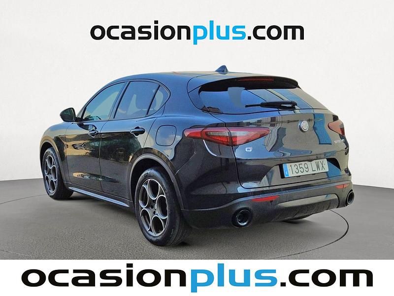 Usado Alfa Romeo Stelvio Sprint 190 CV (139 kW) 2022 Negro SUV